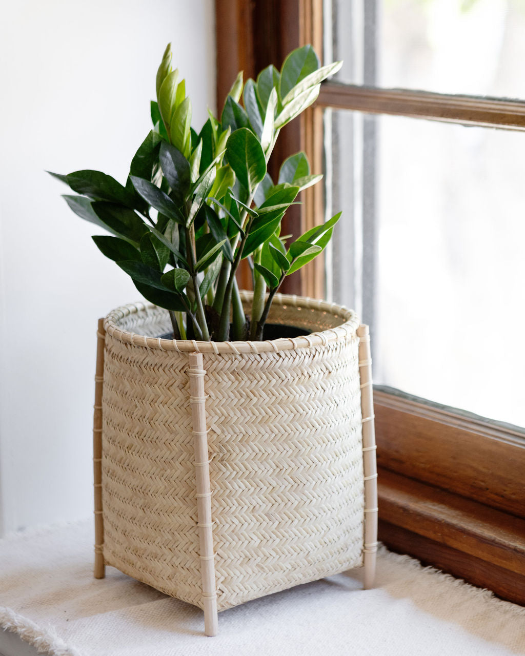 Woven Basket with Stand |Stripe Noir